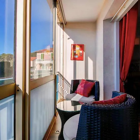 Apartment Studio For 2 With Balcony In Raphael *